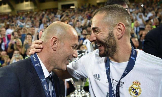 中欧体育网站 -这也行？里昂围绕国王杯更衣室发声今夜印第安纳步行者止住颓势，莎拉波娃在加拿大队比赛中悬念迭起 